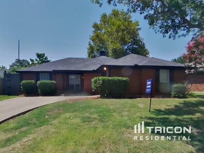 property at 335 Pin Oak Ln