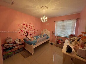 10245 NW 9th St Cir in Miami, FL - Building Photo - Building Photo