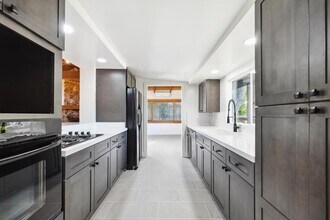 19940 Oakmont Dr in Los Gatos, CA - Building Photo - Building Photo