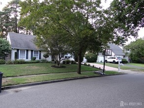 514 Leawood Ave in Toms River, NJ - Building Photo - Building Photo