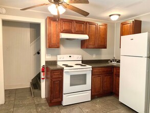 1541 Madison St-Unit -1541 Madison St B in Clarksville, TN - Foto de edificio - Building Photo