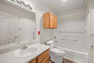 Oak Timbers White Settlement in White Settlement, TX - Foto de edificio - Interior Photo