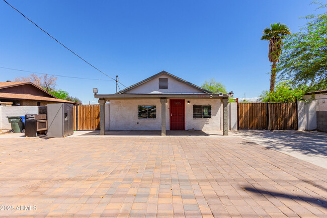 property at 2726 W Durango St