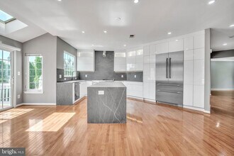 20195 Hidden Creek Ct in Ashburn, VA - Building Photo - Building Photo