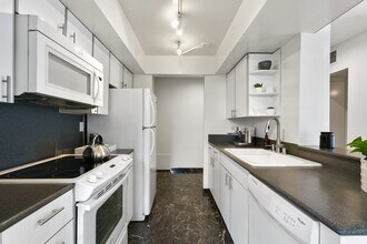 906 N Doheny Dr in West Hollywood, CA - Building Photo - Building Photo