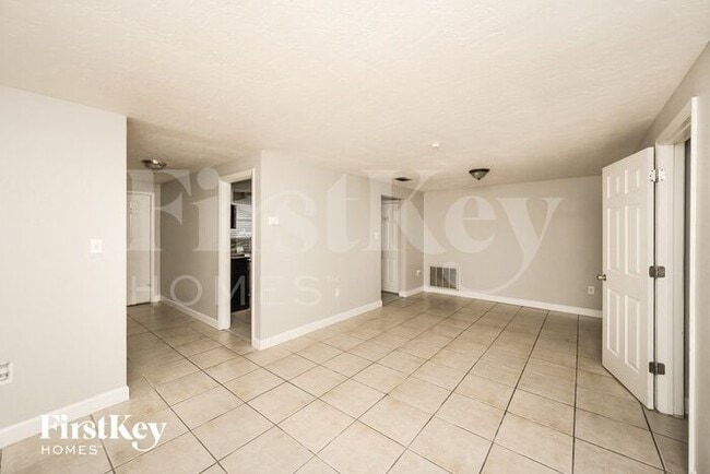 8215 Winthrop Dr in Port Richey, FL - Building Photo - Building Photo