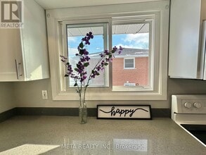 1398 Lakefield St in Oshawa, ON - Building Photo - Building Photo