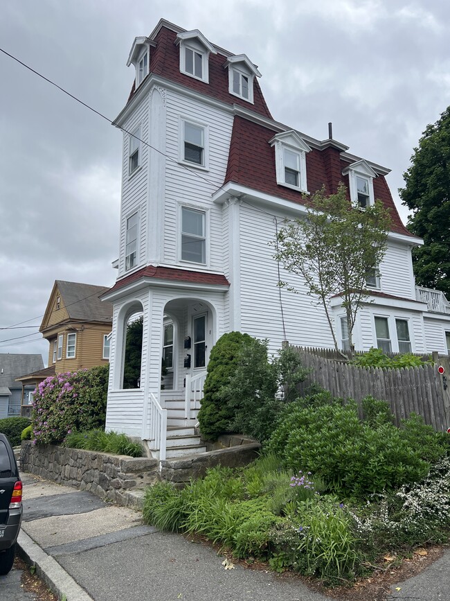8 South St, Unit 2 in Beverly, MA - Building Photo - Building Photo