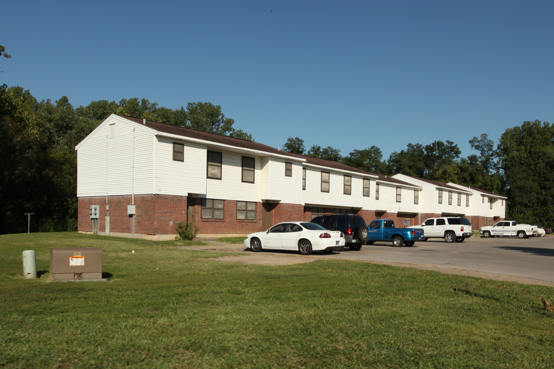 Riverside Terrace Apartments in New Albany, IN - Building Photo