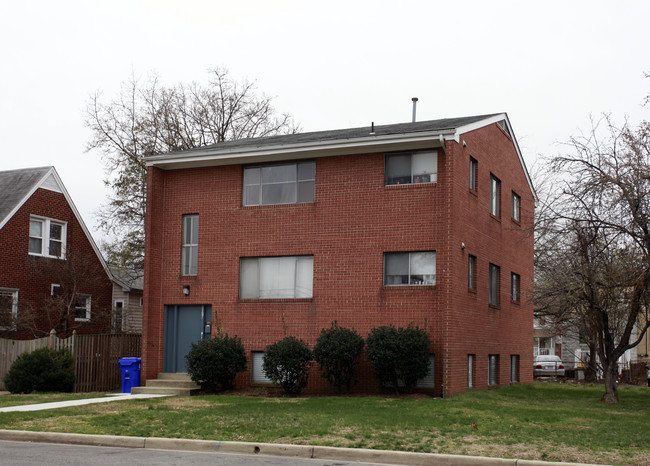 3020-3024 S 16th St in Arlington, VA - Foto de edificio - Building Photo