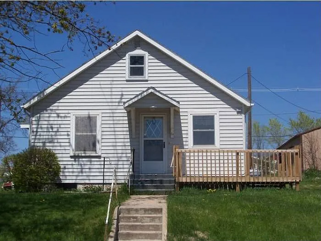 property at 101 E 1st St
