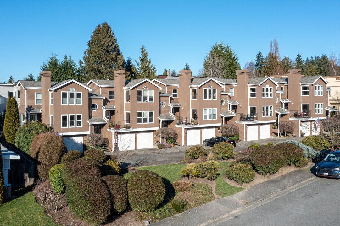 Houghton Court in Kirkland, WA - Building Photo