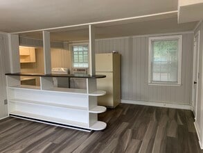 330 1/2 North White Street, Unit Apt. A (downstairs) in Carrollton, GA - Building Photo - Building Photo