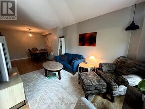 1330-1330 Trowbridge Dr in Oshawa, ON - Building Photo - Building Photo