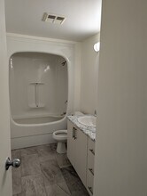 67 Bronte Rd in Oakville, ON - Building Photo - Building Photo