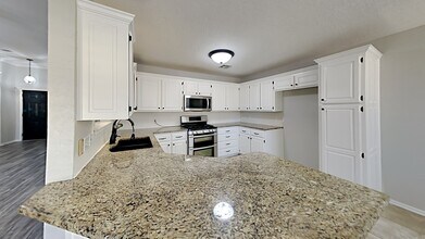 4105 Windward Way in Yukon, OK - Building Photo - Building Photo