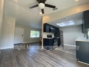 206 St Petersburg Dr E in Oldsmar, FL - Building Photo - Building Photo