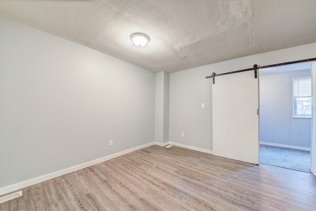 438 Kathleen St in Pittsburgh, PA - Building Photo - Building Photo