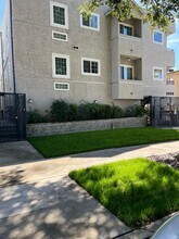 5908 Cedros Avenue in Sherman Oaks, CA - Foto de edificio - Building Photo