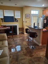 11808 Oxbridge Dr in Germantown, MD - Foto de edificio - Building Photo