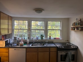 208 Carr St in Chapel Hill, NC - Building Photo - Building Photo