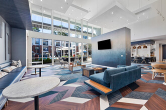 Richmond at Uptown in Houston, TX - Foto de edificio - Interior Photo