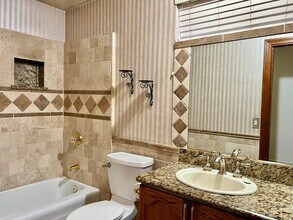 2136 N Pami Cir in Orange, CA - Building Photo - Building Photo
