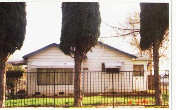 544 N Windsor Ave in Stockton, CA - Foto de edificio