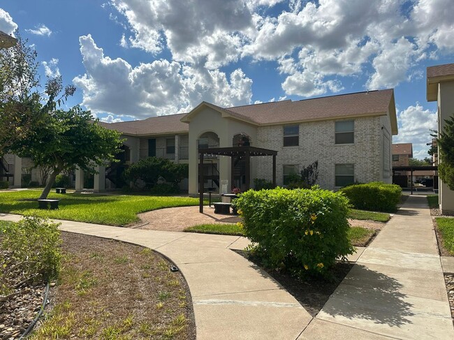 2501 Hibiscus Ave in McAllen, TX - Building Photo - Building Photo