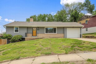 1218 Sunset Dr in Bellevue, NE - Building Photo