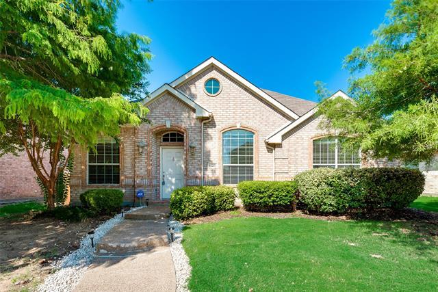 12273 Hawk Creek Dr in Frisco, TX - Foto de edificio