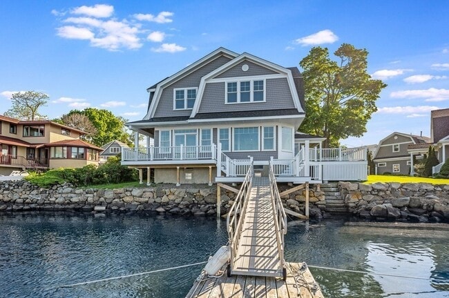 8 Riverside Rd in Gloucester, MA - Building Photo - Building Photo