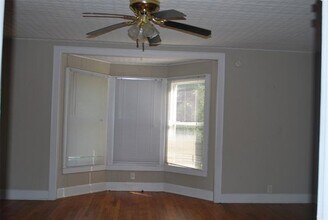 701 W Sycamore St in Denton, TX - Building Photo - Building Photo