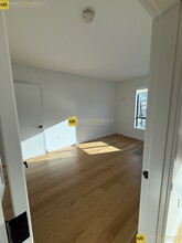 83 Gardner St, Unit 203 in Boston, MA - Building Photo - Building Photo