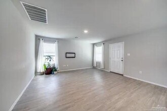 22 Silos Meadows in San Antonio, TX - Building Photo - Building Photo