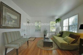 1352 Ocean Park Blvd, Unit D in Santa Monica, CA - Building Photo - Building Photo