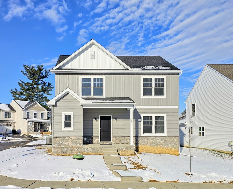 394 Hensley St in Lititz, PA - Foto de edificio