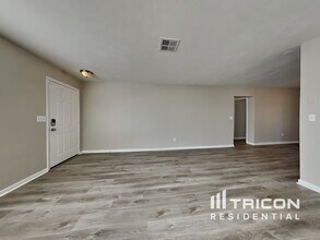 92 Ventura Dr in Dunedin, FL - Building Photo - Building Photo
