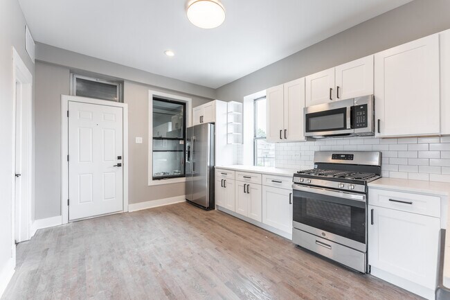 3237 W Armitage Ave in Chicago, IL - Building Photo - Building Photo