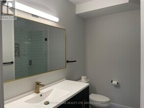6484 Sam Iorfida Dr in Niagara Falls, ON - Building Photo - Building Photo