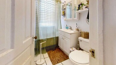 1015 W School St in Chicago, IL - Building Photo - Building Photo