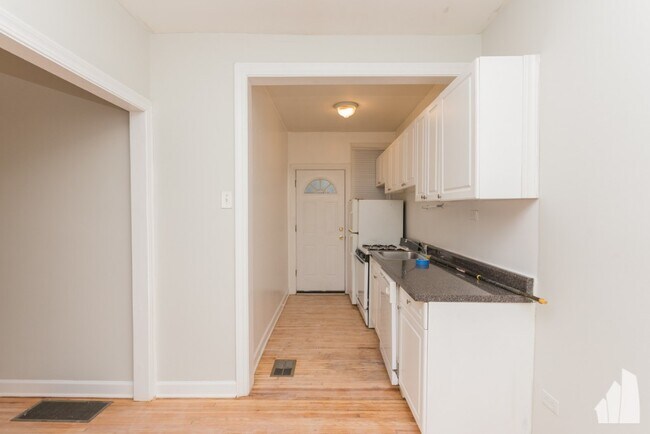 630 W Barry Ave in Chicago, IL - Building Photo - Building Photo