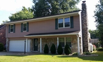 529 Strawberry Hill Rd in Evansville, IN - Building Photo