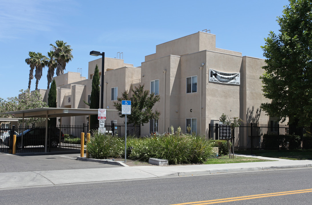 Palm Valley Apartments in Modesto, CA - Foto de edificio