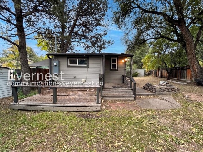 110 1/2 West Cheyenne Road