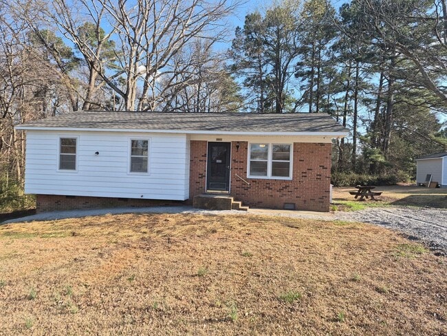 property at 5811 Minter Ave