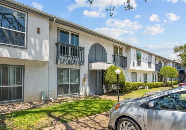 12888 Montfort Dr in Dallas, TX - Foto de edificio - Building Photo