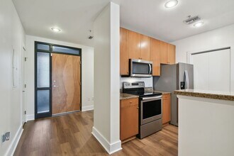1501 Doyle Carlton Dr in Tampa, FL - Building Photo - Building Photo