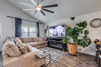 9652 Western Wishes in San Antonio, TX - Building Photo - Building Photo