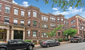 17 Stearns Rd, Unit 4 in Brookline, MA - Building Photo